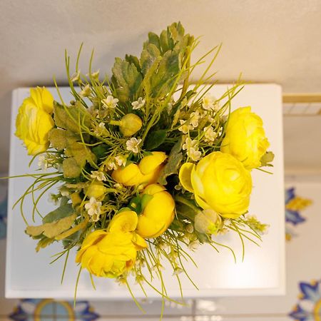 Alma Adry Bed & Breakfast Наполи Екстериор снимка