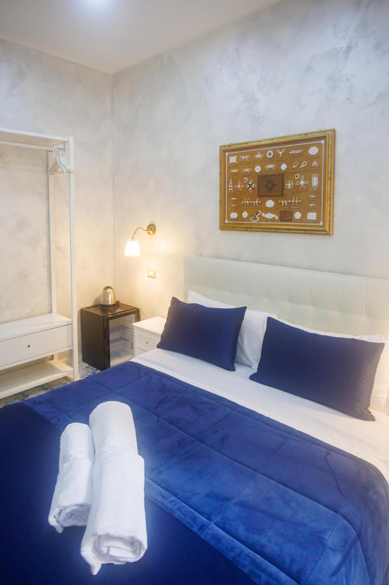 Alma Adry Bed & Breakfast Наполи Екстериор снимка