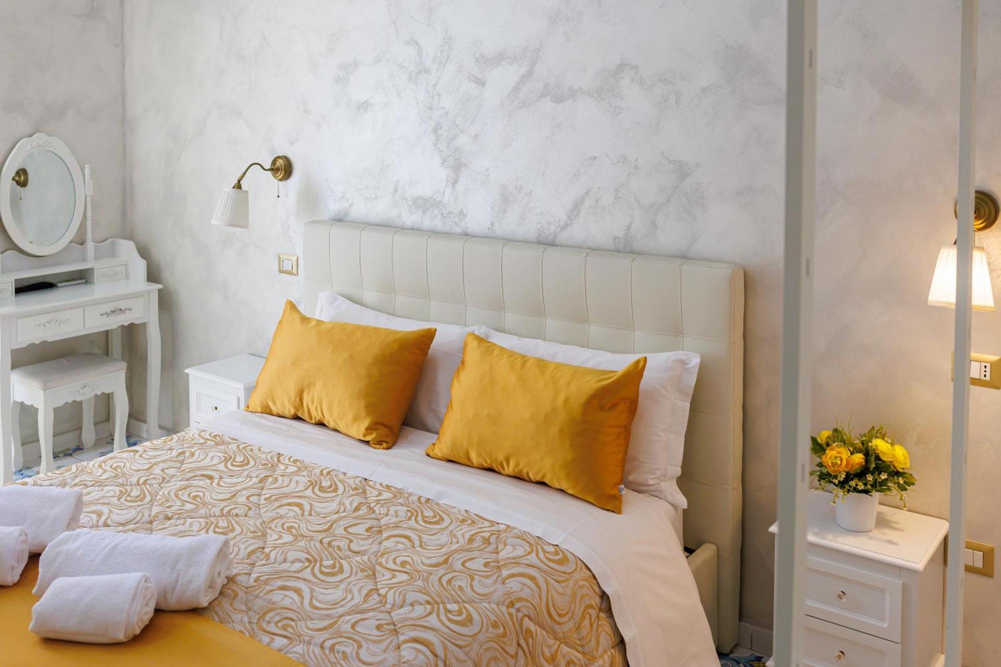 Alma Adry Bed & Breakfast Наполи Екстериор снимка