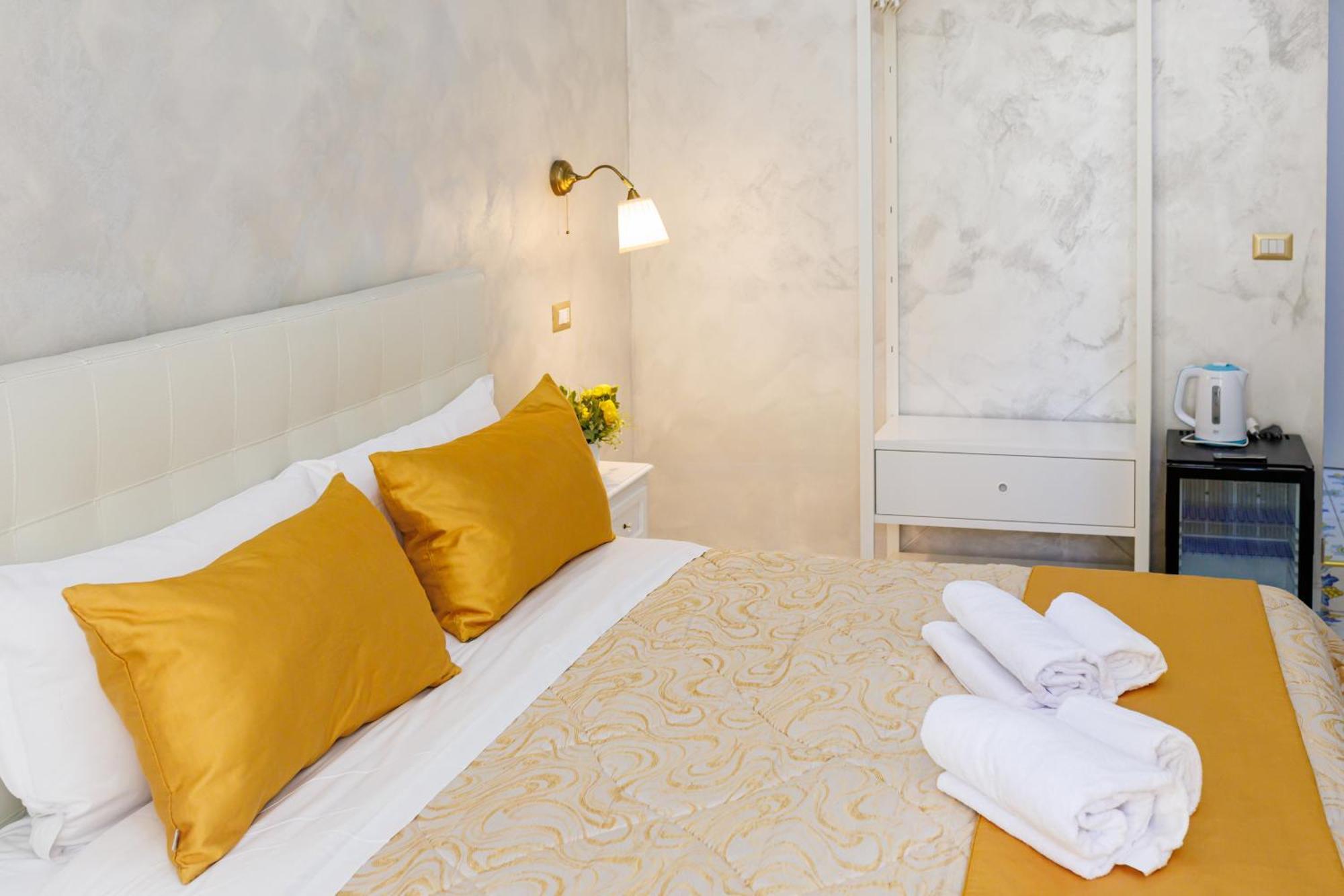 Alma Adry Bed & Breakfast Наполи Екстериор снимка