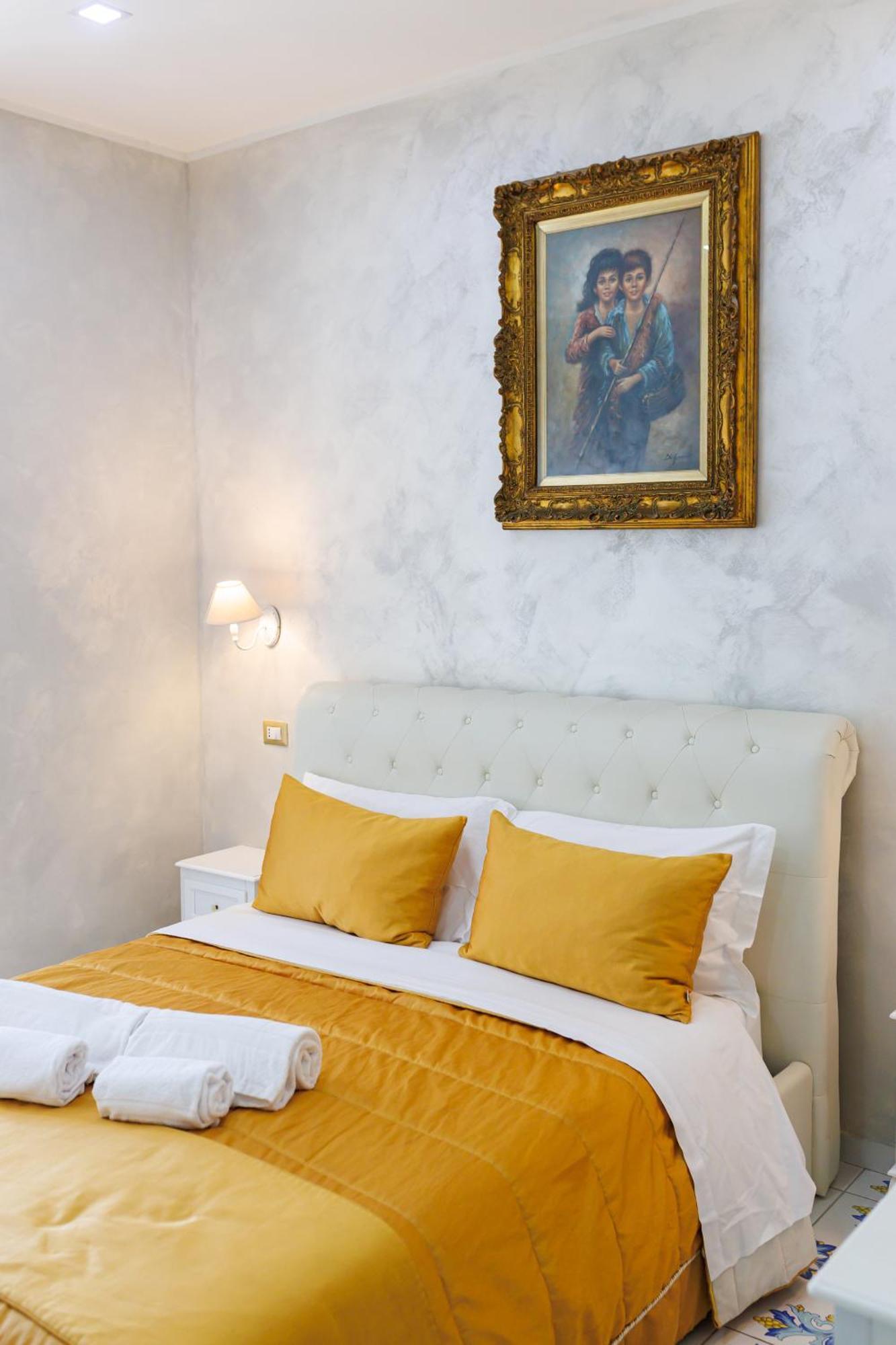 Alma Adry Bed & Breakfast Наполи Екстериор снимка