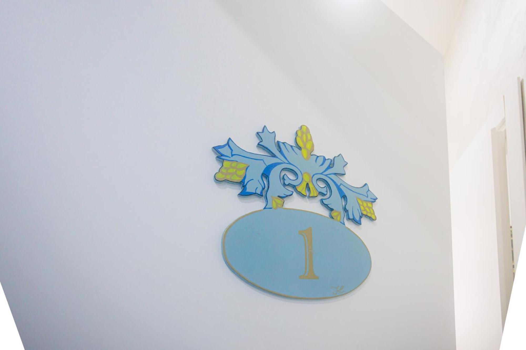 Alma Adry Bed & Breakfast Наполи Екстериор снимка